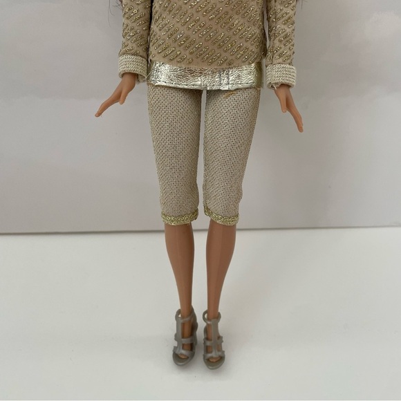 Y2K Barbie Fashion Fever Teresa 2007 Gold Outfit - Picture 4 of 4